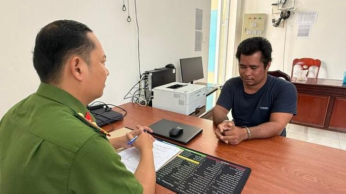 Đối tượng Y Ỡ Niê Hrah tại cơ quan công an. Ảnh: Sĩ Đức.