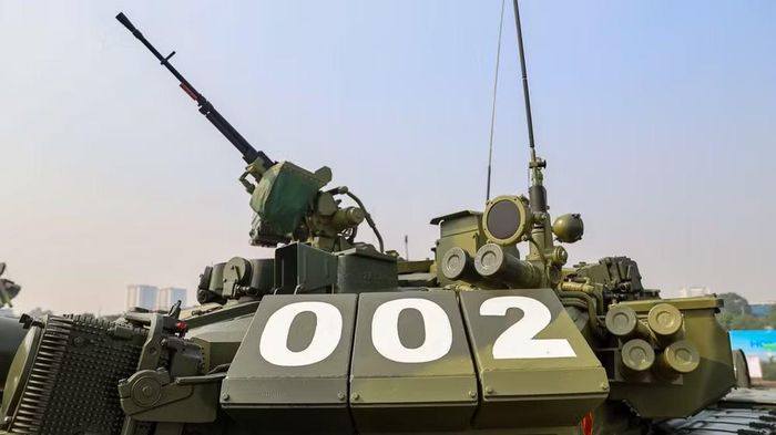 T-90SK được bổ sung các trang thiết bị phục vụ nhiệm vụ chỉ huy, trong khi vẫn duy trì nền tảng chiến đấu của T-90S.
