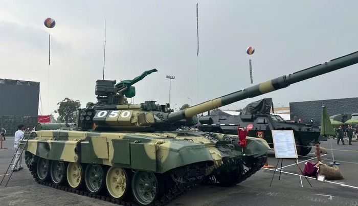 Về cơ động, T-90S của Việt Nam sử dụng động cơ diesel dòng V-92 công suất hơn 1.000 mã lực.