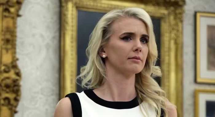 Bà Harp sau đó tham gia chiến dịch tái tranh cử của ông Trump năm 2020 và gia nhập đội ngũ của ông vào năm 2022.