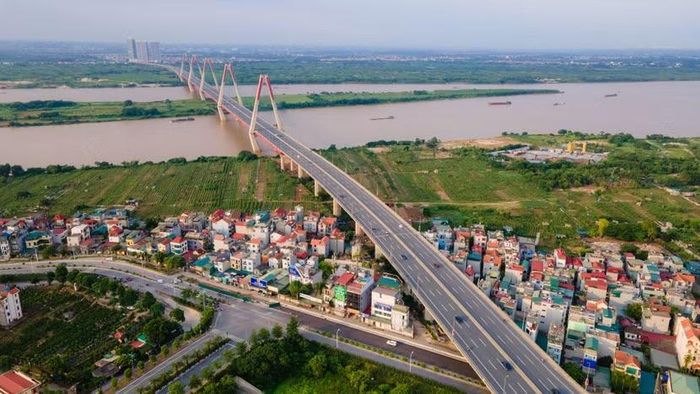 Cầu Nhật Tân, một trong những cầu vượt sông Hồng trên địa bàn TP Hà Nội