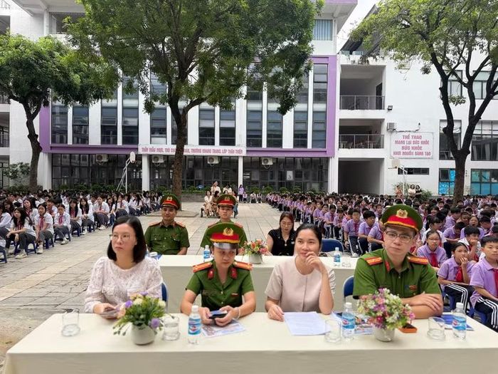 Chương trình góp phần tăng cường sự phối hợp giữa gia đình – nhà trường – lực lượng Công an, xây dựng môi trường giáo dục an toàn, lành mạnh, không bạo lực, không ma túy và không vi phạm pháp luật