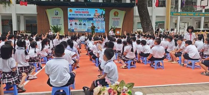Công an phường Tây Hồ đa dạng hóa hình thức tuyên truyền đảm bảo an toàn trường học
