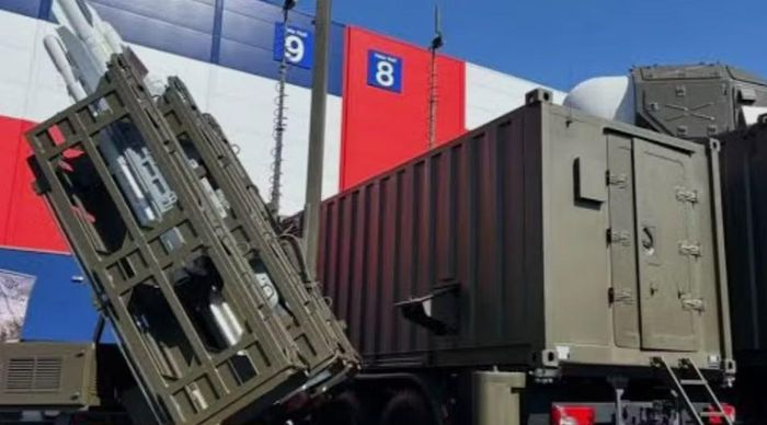 Một bệ phóng Borei trưng bày tại MSPO được trang bị tên lửa R-120K, mẫu tên lửa mới do Ukraine phát triển.