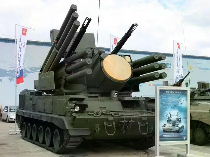 Đáng chú ý ở chỗ ngoài phục vụ nhu cầu trong nước, vũ khí Nga vẫn có nhu cầu cao trên toàn thế giới, kim ngạch xuất khẩu các sản phẩm quốc phòng đang đóng góp đáng kể cho nền kinh tế Nga.