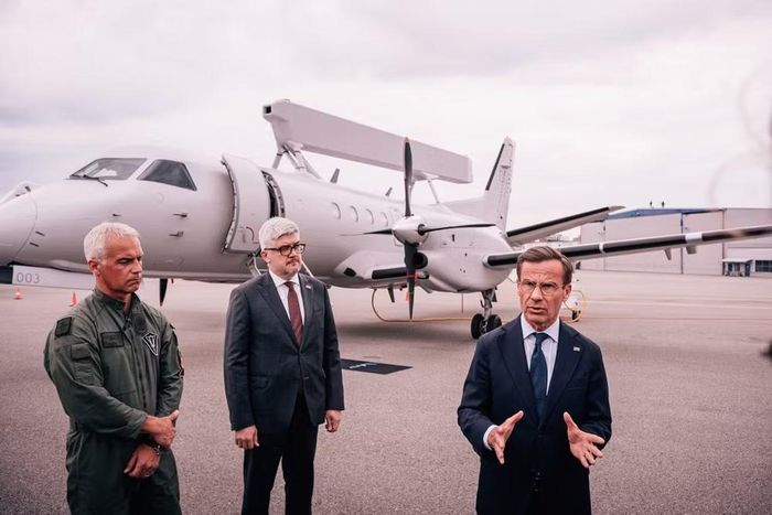 "Kyiv đã chính thức xác nhận lần đầu tiên rằng cả hai máy bay cảnh báo sớm do Thụy Điển viện trợ đều đã được đưa vào sử dụng trong hoạt động chiến đấu".