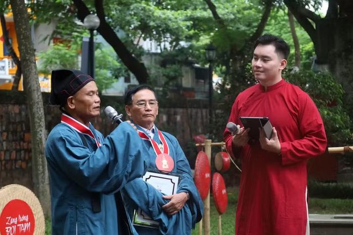 Hai nghệ nhân Phạm Trí Thêu, Phạm Trí Trong chia sẻ về làng nghề trống Đọi Tam.