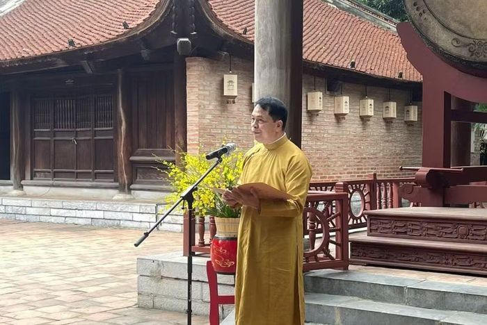 Tiến sĩ Lê Xuân Kiêu, Giám đốc Trung tâm Hoạt động Văn hóa Khoa học Văn Miếu - Quốc Tử Giám phát biêu khai mạc.