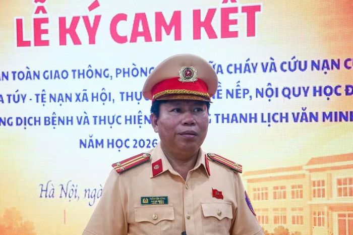 Trung tá Trần Văn Công, Phó Đội trưởng Đội Cảnh sát đường thủy số 2, Phòng Cảnh sát giao thông CATP Hà Nội phát biểu tại chương trình