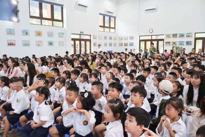 Công an phường Phúc Lợi hướng tới mục tiêu để mỗi học sinh biết bảo vệ an toàn cho bản thân và những người xung quanh