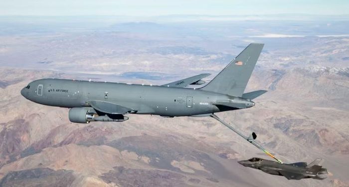 Trong khi đó, Israel nhận chiếc KC-46 đầu tiên vào tháng 5/2026, nằm trong hợp đồng mua 6 máy bay.