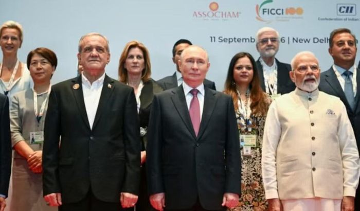 Tại cuộc họp cấp Bộ trưởng BRICS hồi tháng 6, Bộ trưởng Thương mại Ấn Độ Piyush Goyal cũng tuyên bố New Delhi không ủng hộ ý tưởng này và không tán thành việc đưa ra bất kỳ kế hoạch nào liên quan đến đồng tiền chung BRICS.