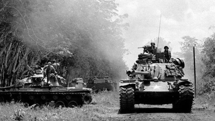 M48 còn chứng minh giá trị tại những địa hình mà ban đầu nhiều người cho rằng xe tăng khó phát huy tác dụng.