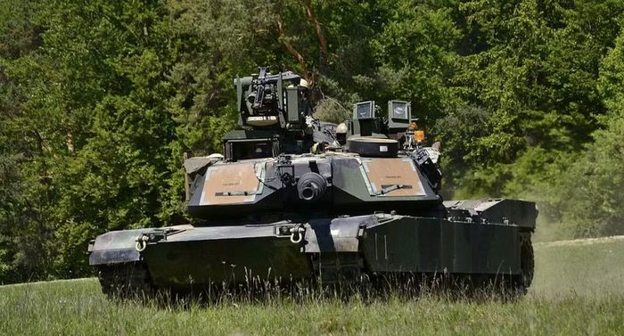 Tuy nhiên, việc nâng cấp không thể giải quyết mọi vấn đề. Trọng lượng Abrams tăng đáng kể qua từng thế hệ. Các hệ thống điện tử ngày càng phức tạp.