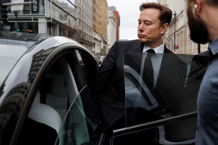  Nhiều nhà đầu tư đổ tiền vào SpaceX và Tesla vì niềm tin vào Elon Musk. Ảnh: Reuters. 