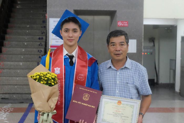  Huy tốt nghiệp loại Giỏi ngành Y khoa ở Trường Đại học Y Hà Nội. Ảnh: NVCC. 