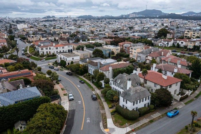  Khoảng 30% giao dịch mua nhà tại khu vực đô thị San Francisco trong giai đoạn tháng 4-6 năm nay được thanh toán hoàn toàn bằng tiền mặt. Ảnh: David Paul Morris/Bloomberg News.