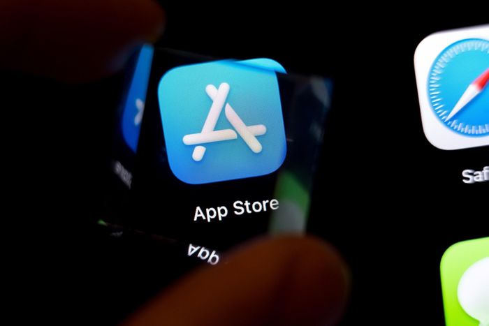  Apple đang khai thác thêm nguồn doanh thu từ Apple Store để tối đa hóa lợi nhuận. Ảnh: Reuters.