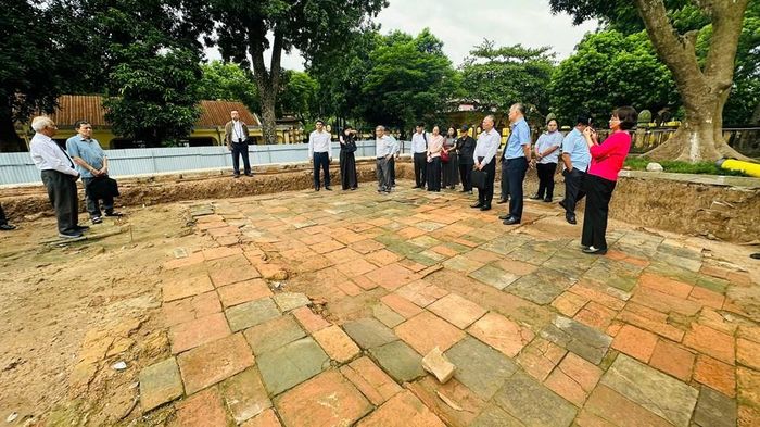 Sân điện Kính Thiên phát lộ hoàn chỉnh