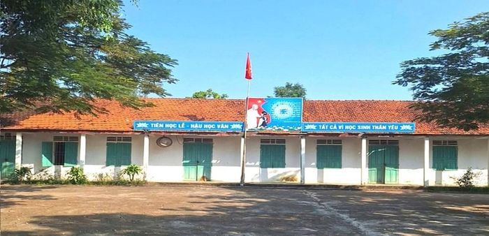 Điểm lẻ Tiến Sơn, Trường tiểu học Quỳnh Tam, xã Quỳnh Tam, Nghệ An xuống cấp sau nhiều năm đưa vào sử dụng