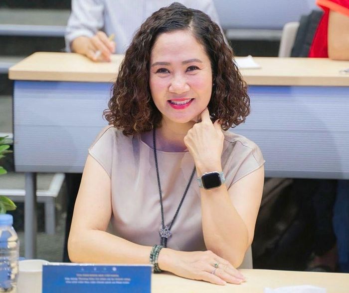 NSƯT Cao Nguyệt Hằng hiện là Phó Trưởng khoa Sân khấu - Điện ảnh và Múa của Trường Cao đẳng Nghệ thuật Hà Nội