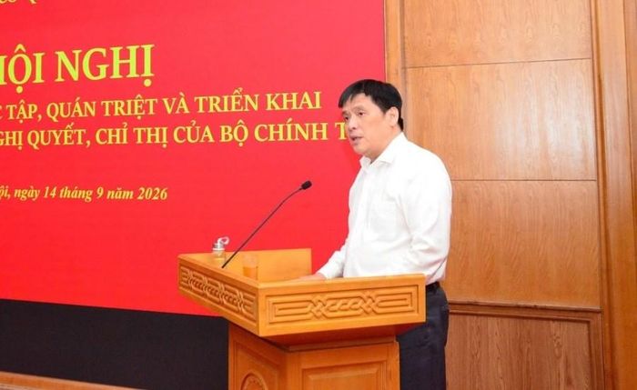 Uỷ viên BCH Đảng bộ các cơ quan Đảng Trung ương, Phó Bí thư Đảng uỷ cơ quan, Phó trưởng Ban tổ chức Trung ương Nguyễn Thanh Bình quán triệt Nghị quyết số 24-NQ/TW