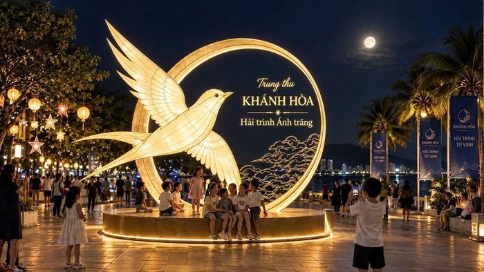 Thiếu nhi vui chơi dưới ánh trăng