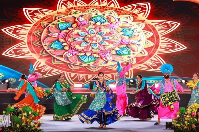 Đoàn nghệ thuật Ấn Độ biểu diễn tại chương trình khai mạc Festival Thăng Long - Hà Nội lần thứ hai - năm 2026. Ảnh: Khánh Hòa - TTXVN