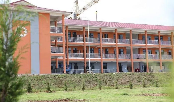 Điện Biên hoàn thành xây dựng, đưa 9 trường phổ thông nội trú liên cấp vào sử dụng từ đầu tháng 9/2026 đã góp phần tạo điều kiện học tập tốt hơn cho hơn chục nghìn học sinh là con em đồng bào các dân tộc thiểu số. (Ảnh: LÊ LAN)