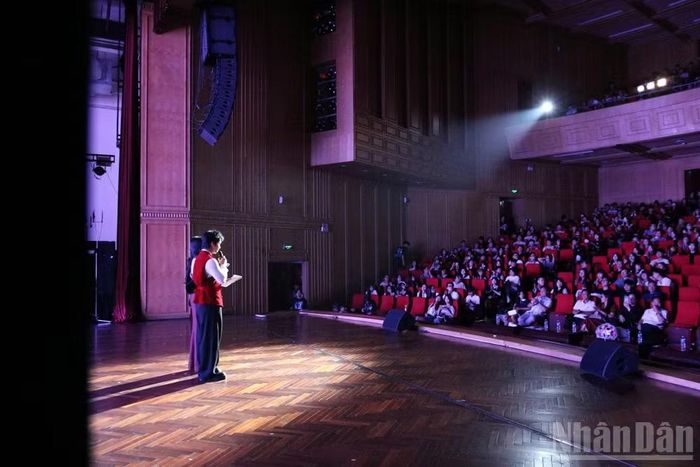 Đêm gala HAT 2026 thu hút sự quan tâm của đông đảo khán giả Hà Nội.