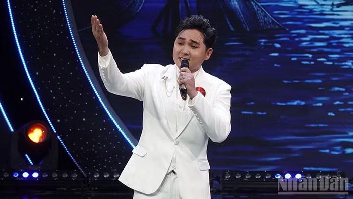 Thí sinh Nguyễn Phú Yên dừng bước trong đêm chung kết 2. (Ảnh: LINH BẢO)