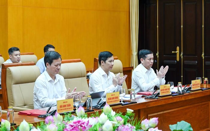 Các đồng chí trong Đoàn kiểm tra, giám sát số 221 của Bộ Chính trị, Ban Bí thư dự hội nghị. (Ảnh: DUY LINH)