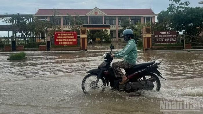 Đoạn Tỉnh lộ 4 đi qua trước trụ sở Đảng ủy phường. (Ảnh: Q.Tiến)