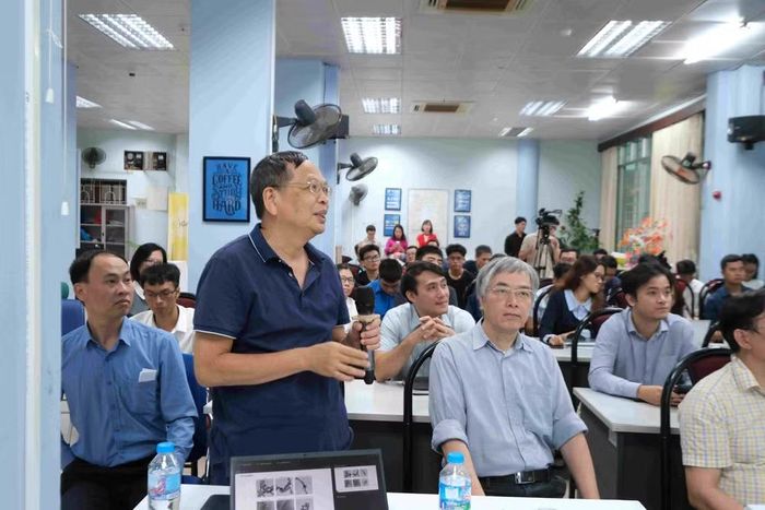 Các đại biểu thảo luận, chia sẻ tại chương trình.