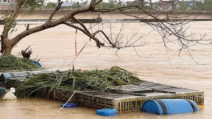 Lũ vượt báo động II, có khả năng đạt báo động III: còi hú 2 hồi, mỗi hồi 10 giây, giãn cách 10 giây. (Ảnh: AP)