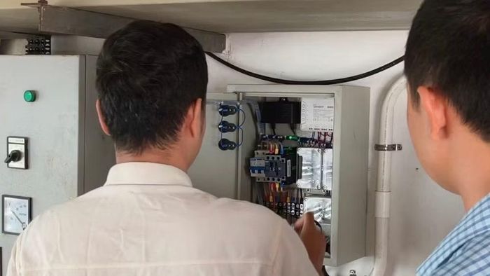 Việc vận hành thử nhằm kiểm tra khả năng hoạt động, phạm vi truyền tín hiệu và bảo đảm hệ thống sẵn sàng khi cần phát cảnh báo thực tế. (Ảnh: MĐ)
