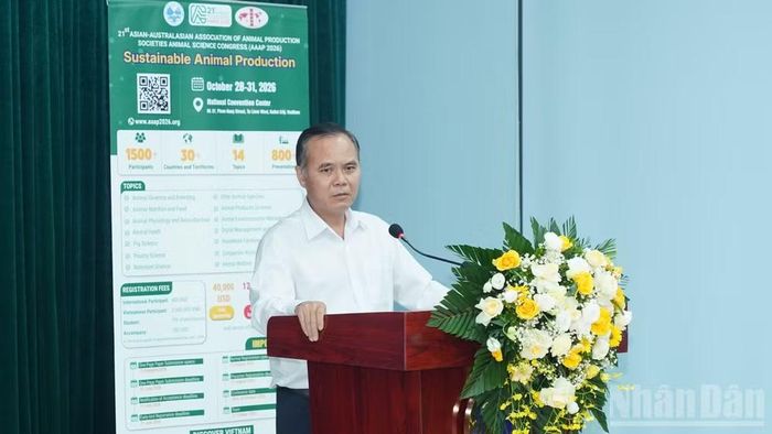 Ông Phạm Kim Đăng, Phó Cục trưởng Cục Chăn nuôi và Thú y (Bộ Nông nghiệp và Môi trường) phát biểu tại buổi họp báo.