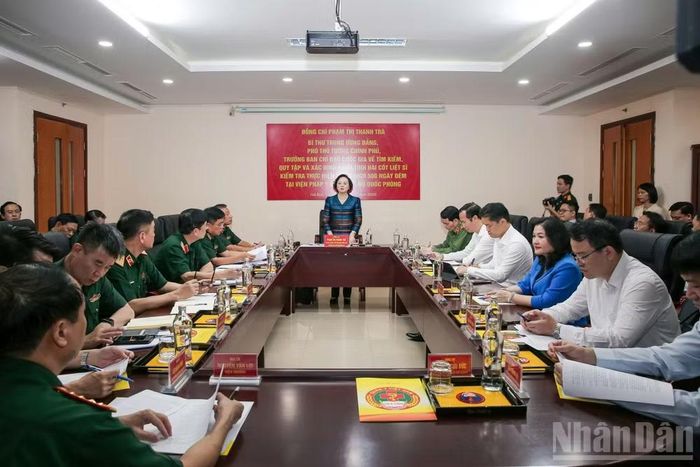 Quang cảnh buổi làm việc.