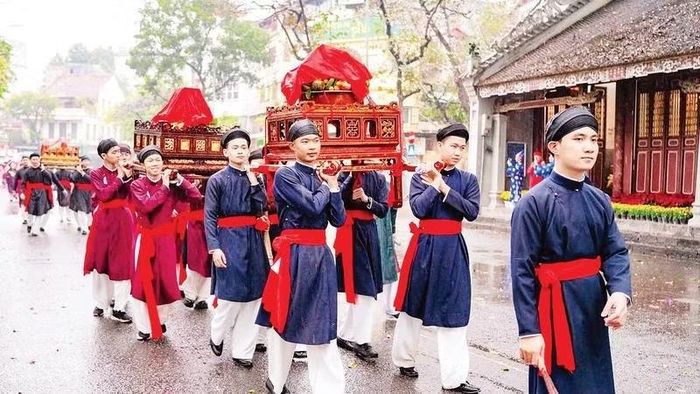 Không gian hồ Hoàn Kiếm là nơi diễn ra nhiều hoạt động văn hóa truyền thống giàu ý nghĩa của Thủ đô.