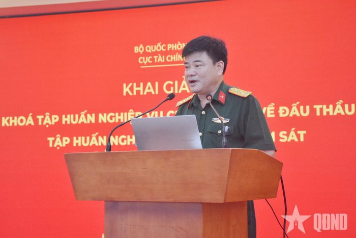 Đại tá Trịnh Xuân Sinh, Trưởng phòng Quản lý đấu thầu (Cục Tài chính Bộ Quốc phòng) phát biểu.