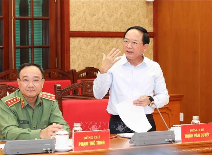 Đồng chí Trịnh Văn Quyết, Ủy viên Bộ Chính trị, Bí thư Trung ương Đảng, Trưởng ban Tuyên giáo Trung ương, Phó trưởng ban Thường trực Ban Chỉ đạo 35 Trung ương phát biểu.