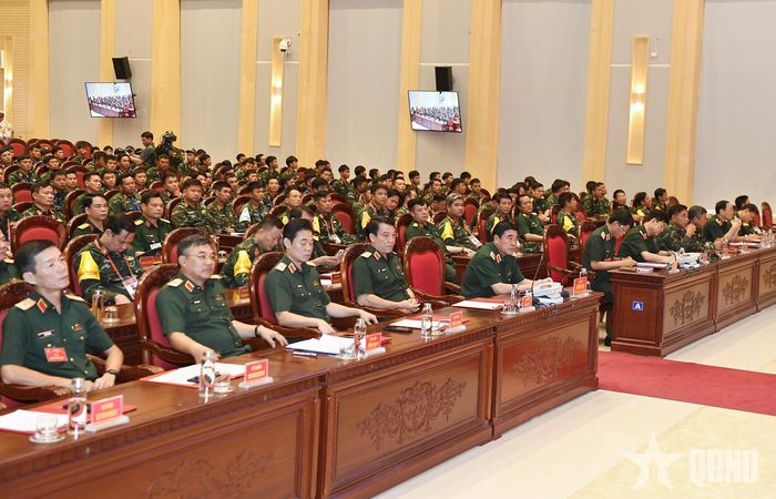Các đại biểu tham dự khai mạc hội thao.