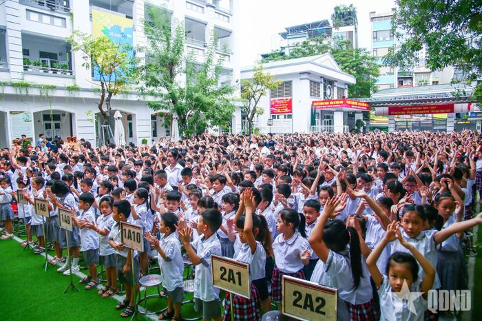 Chương trình phổ biến kiến thức về an toàn giao thông cho hơn 2.700 học sinh của Trường Liên cấp Tiểu học và THCS Tân Khai.