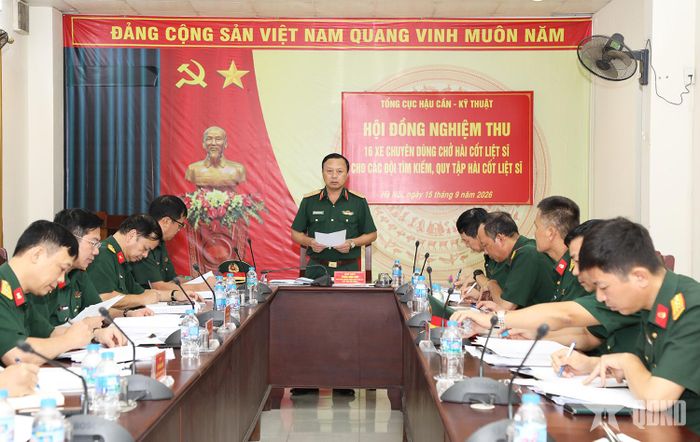 Thiếu tướng Phùng Ngọc Sơn, Phó chủ nhiệm, Tham mưu trưởng Tổng cục Hậu cần - Kỹ thuật, Chủ tịch Hội đồng nghiệm thu phát biểu chỉ đạo.