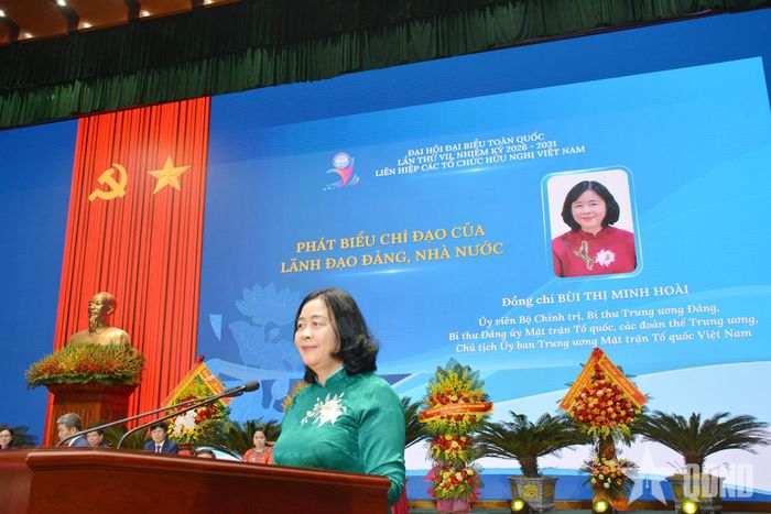 Đồng chí Bùi Thị Minh Hoài phát biểu chỉ đạo Đại hội.