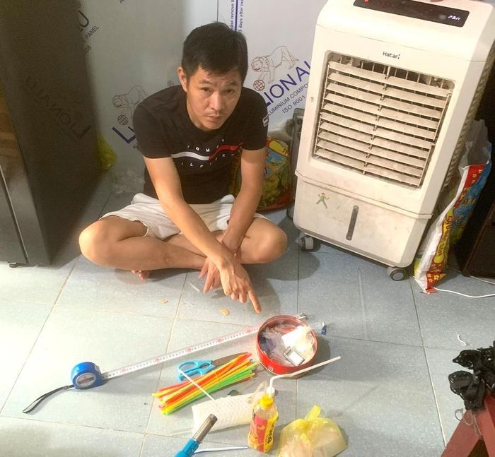 Nguyễn Văn Hải cùng tang vật vụ án