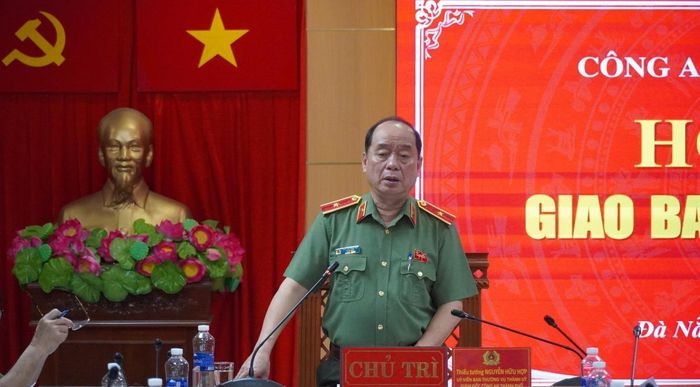 Thiếu tướng Nguyễn Hữu Hợp phát biểu quán triệt tại hội nghị