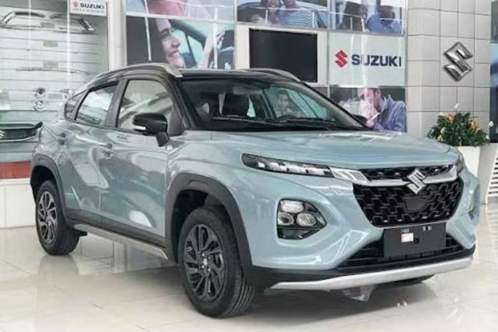 Suzuki Fronx: 46 xe ﻿Suzuki Fronx xếp ở vị trí thứ 10 là một bất ngờ lớn trên thị trường ôtô Việt Nam tháng 8/2026. Từ mức 121 xe của tháng 7, Suzuki Fronx bất ngờ lao dốc không phanh xuống còn 46 xe, tương đương mức giảm 62%. Dù doanh số cộng dồn khá tốt với 765 xe, cao nhất trong danh sách này nhưng cú sẩy chân này cho thấy Fronx đang vấp phải sự cạnh tranh cực kỳ khốc liệt từ các đối thủ.