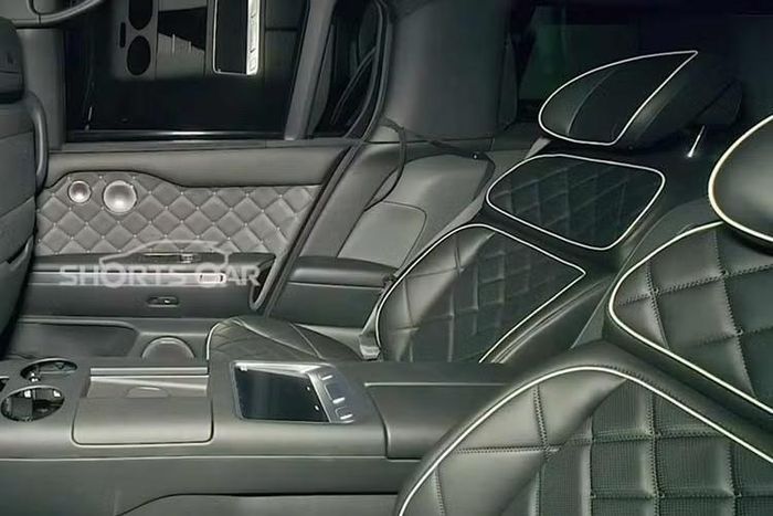 GV90 sử dụng nền tảng Electric Mobility Prime (eMP) và hệ dẫn động bốn bánh với hai mô-tơ điện. Mô-tơ trước cho công suất 326 PS, mô-men xoắn 350 Nm, trong khi mô-tơ sau đạt 340 PS và 450 Nm. Tổng công suất đạt 666 PS, mô-men xoắn cực đại 800 Nm. Xe sử dụng bộ pin 123,5 kWh và có phạm vi hoạt động khoảng 500 km theo kết quả thử nghiệm phát triển nội bộ.
