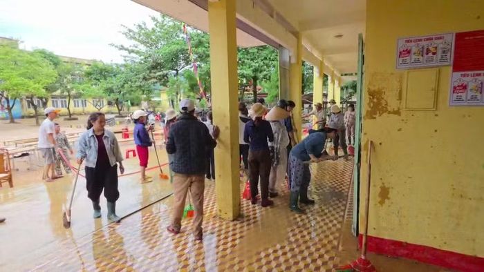 Mưa gây ngập tại điểm trường ở Ba Lòng.